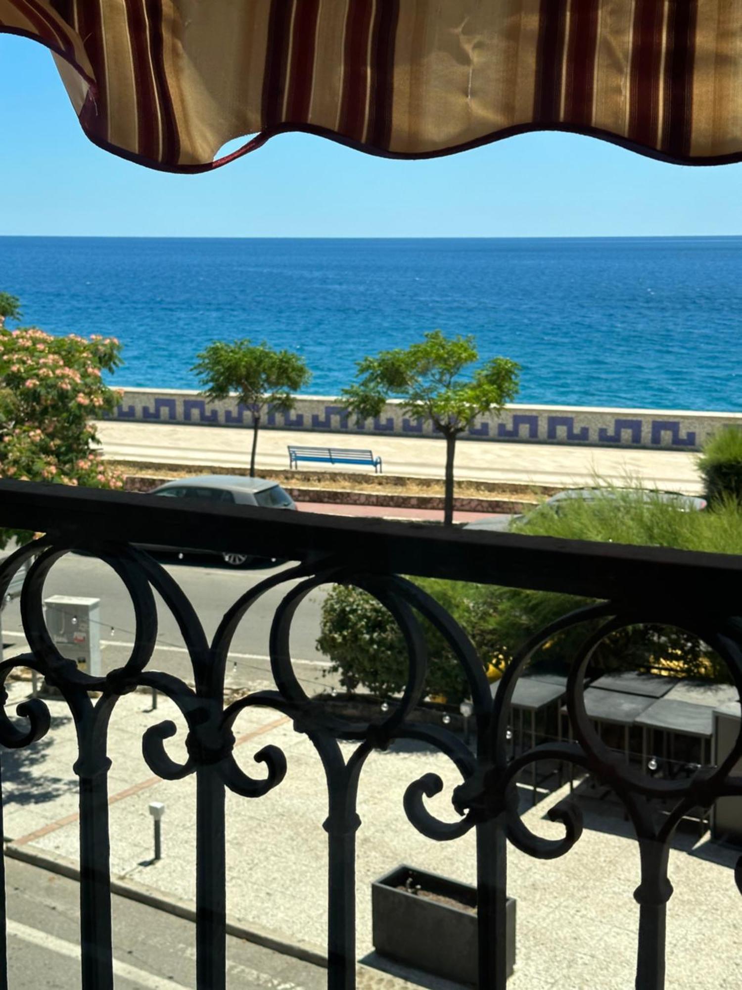 Hice Lungomare Fronte Mare *